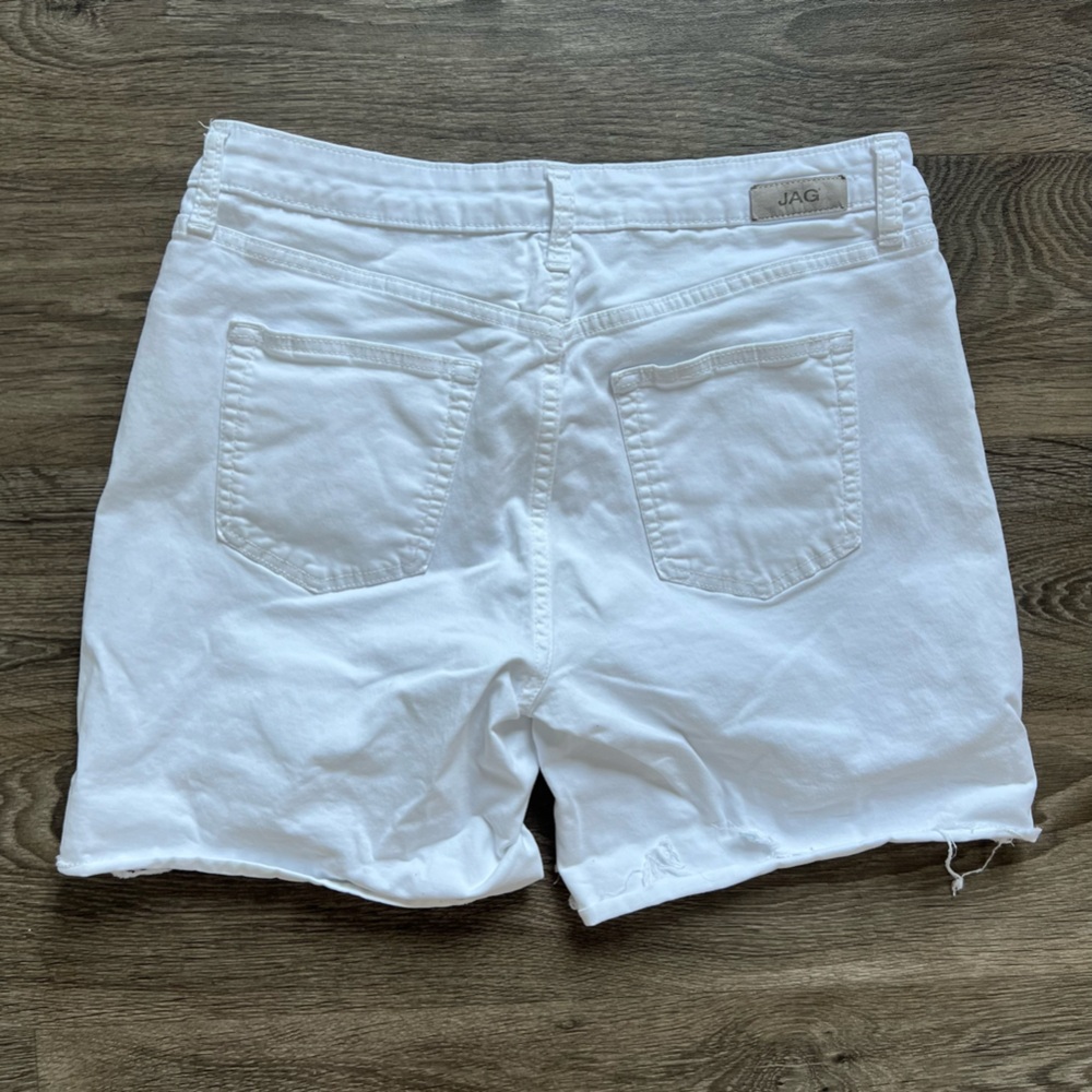 Jag Jeans White Boyfriend Shorts 6" Inseam Women's size 10 /Women's size 30 - Picture 2 of 8